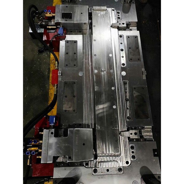 Plastic injection mold_raying mould