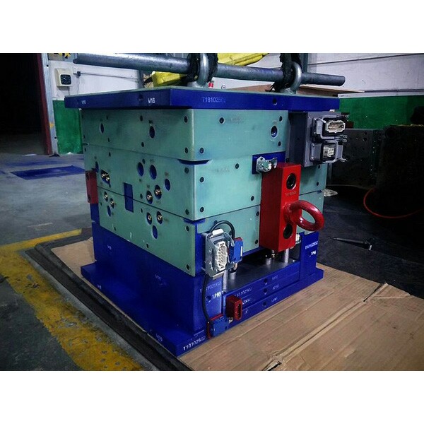 Plastic injection mold_raying mould